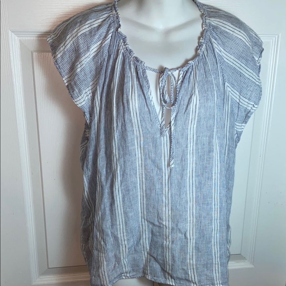 Rails Blue and White Flutter Sleeve Blouse with Tie Front Size Large